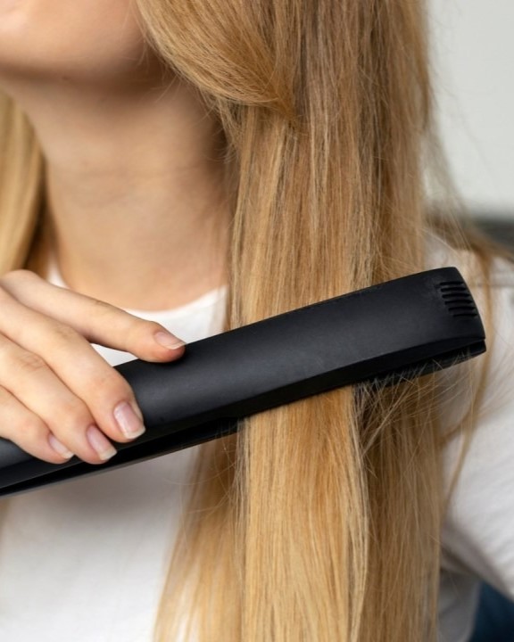 Hair Straightener for Less Frizz and Smoother Hair NAYS Pick