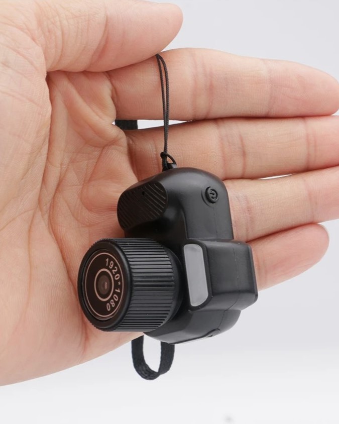 Keychain Mini Camera for Photos and Video NAYS Pick