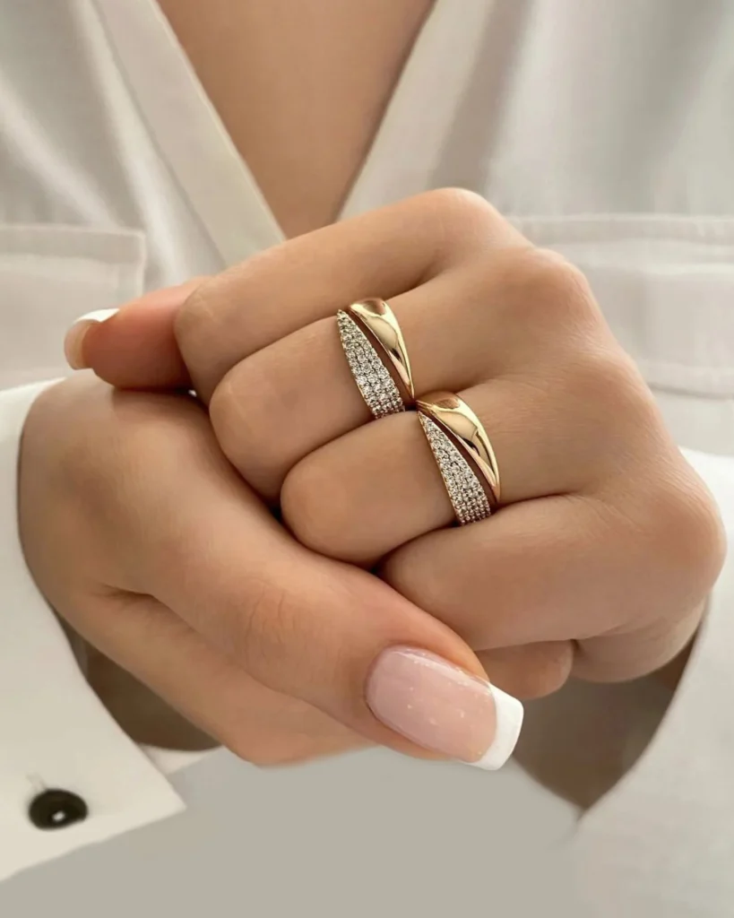 Hollow Metal Texture Ring for Women NAYS pick